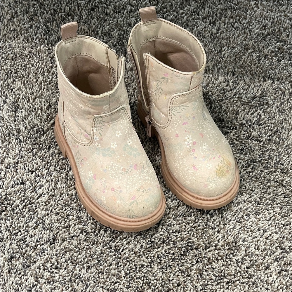 Cat & Jack Beige Floral Kids Boots